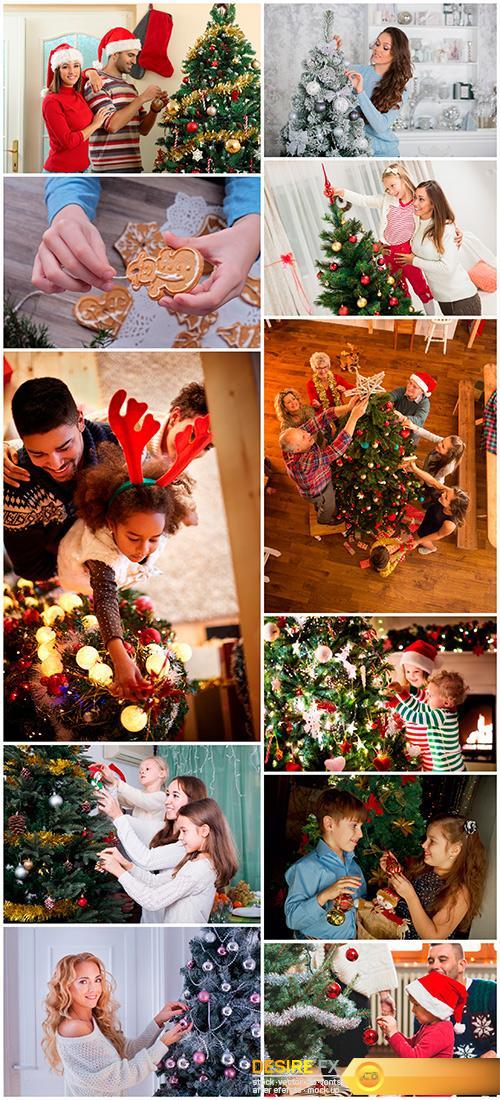 Decorating christmas tree - 11UHQ JPEG