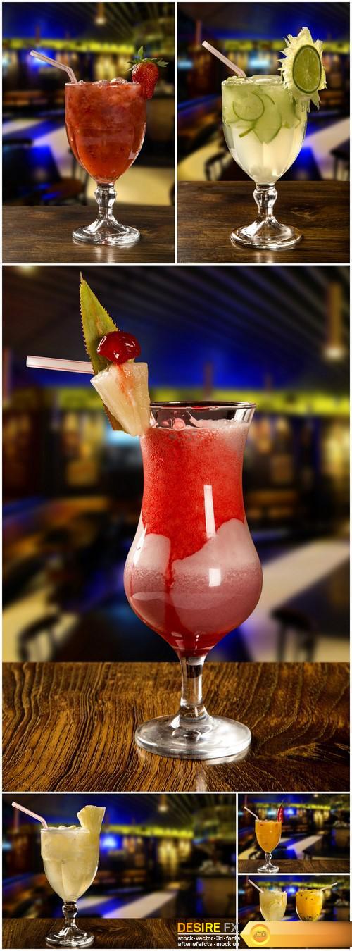 Cocktail on blurry bar background 6X JPEG