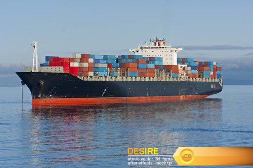 Large container ship arriving in port 14X JPEG