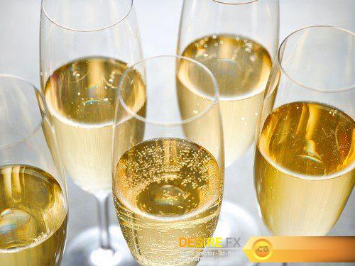 Glasses with champagne 7X JPEG