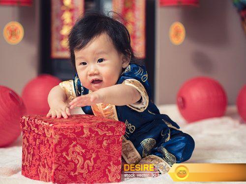Baby girl get red gift box for her first Chinese new year - 25 UHQ JPEG