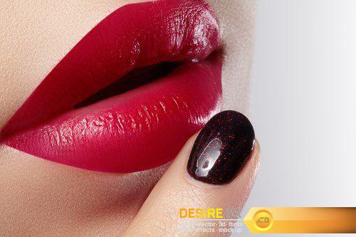 Beautiful female lips with natural makeup - 12 UHQ JPEG