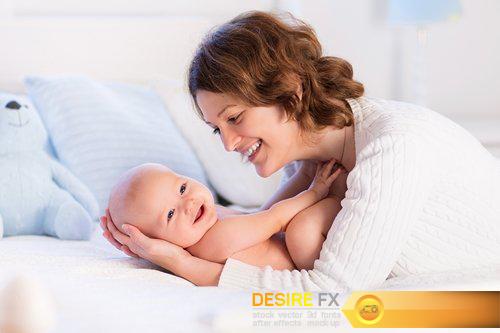 Baby and mother at home - 40 UHQ JPEG